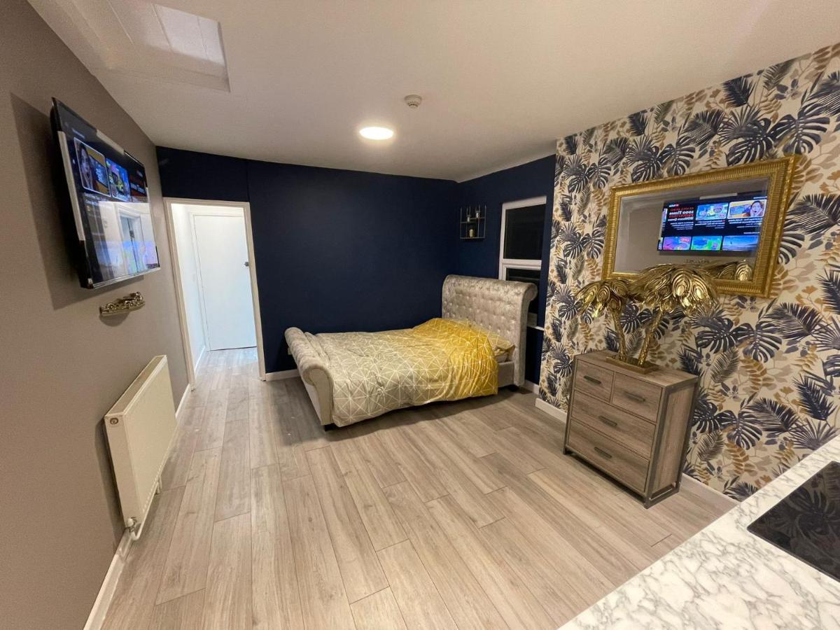 Apartment Selection Of Stylish Within Walking Distance Of City Centre Cardiff