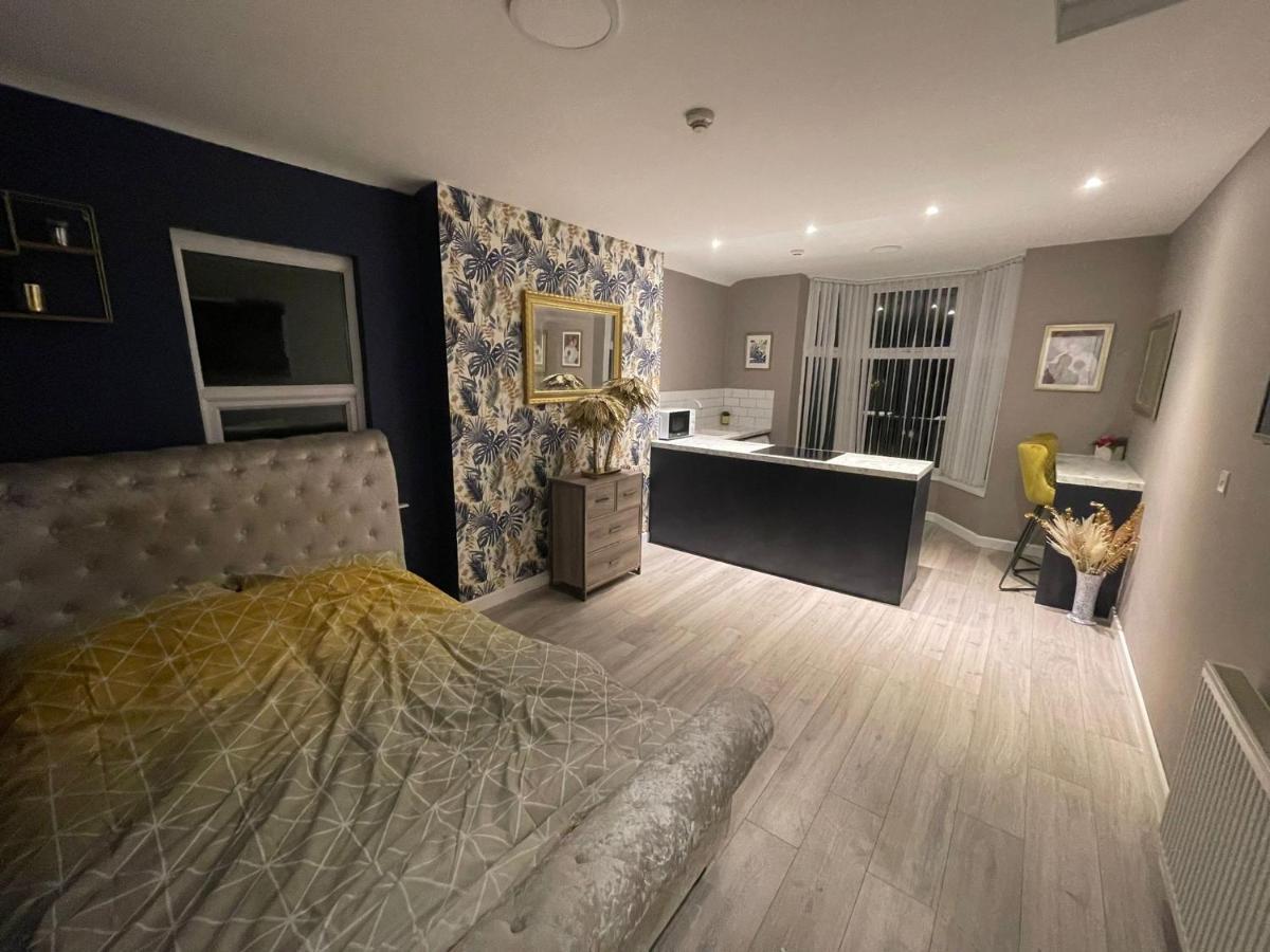 Selection Of Stylish Within Walking Distance Of City Centre * Cardiff