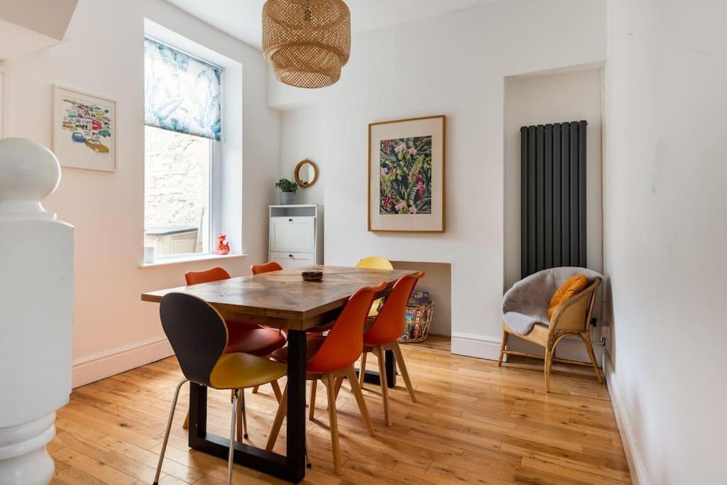 Penarth Townhouse Close To & Bay *