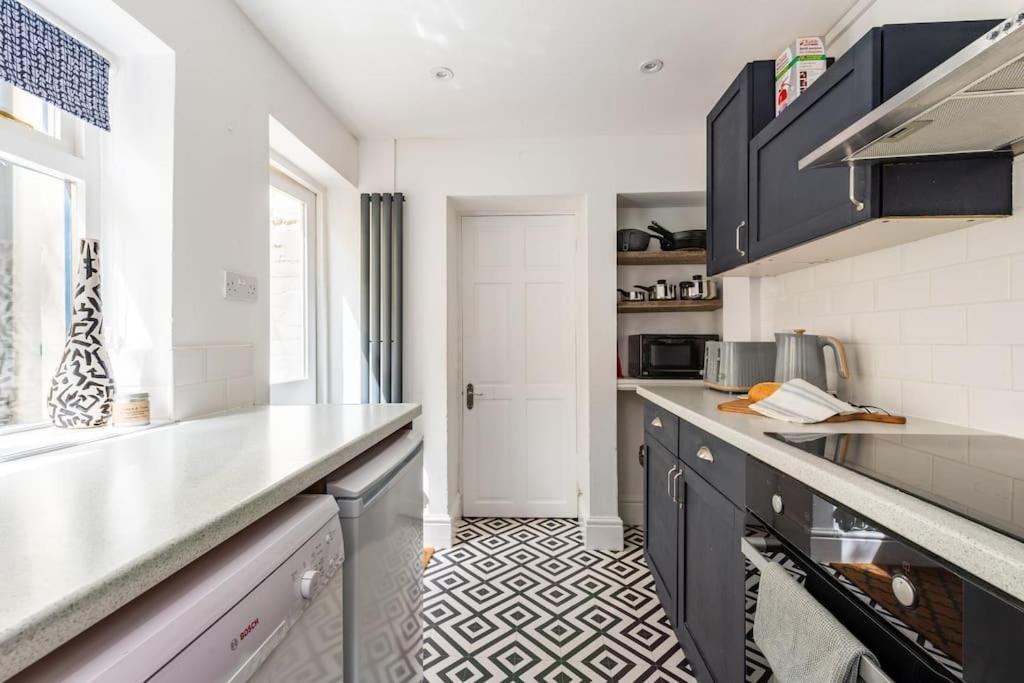 Holiday home Penarth Townhouse Close To & Bay *