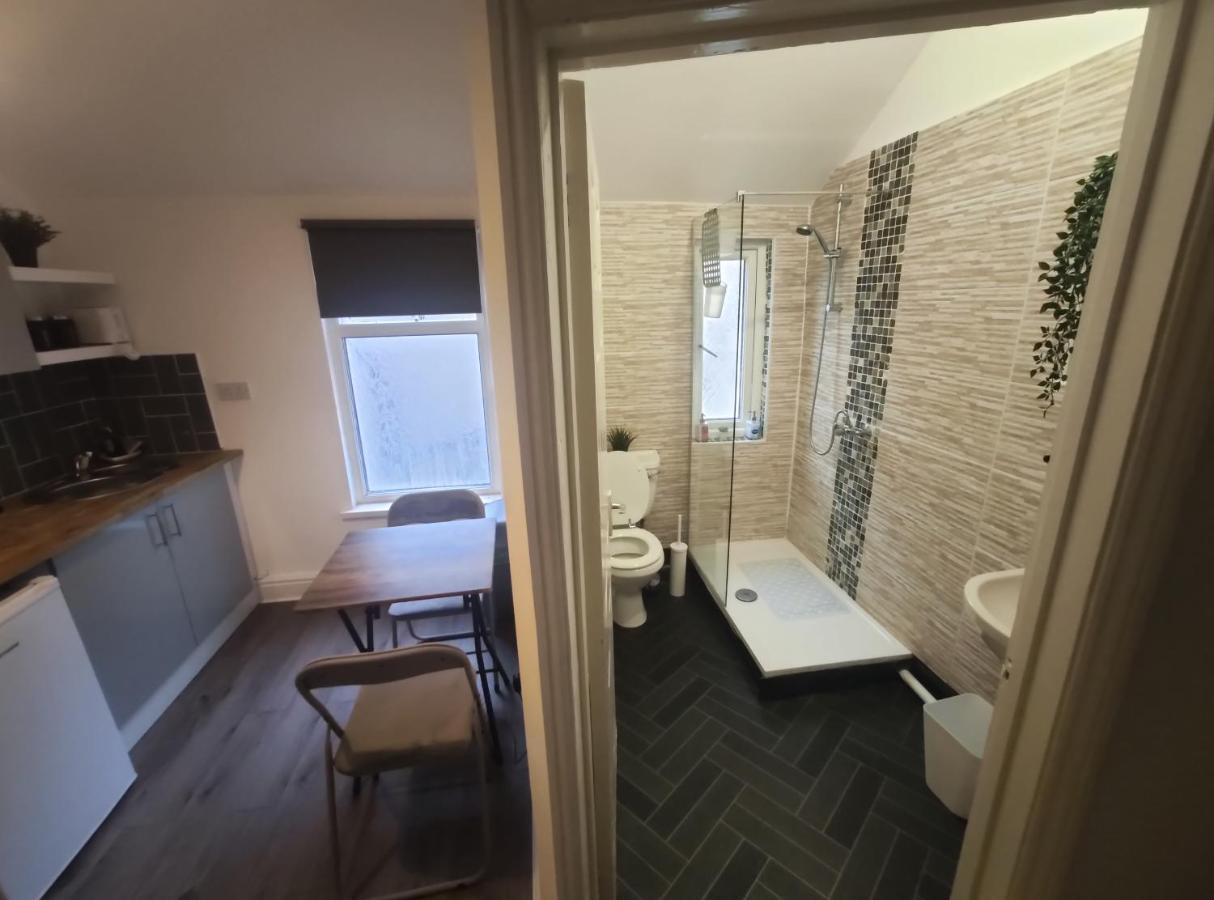 Apartment Convenient 1 Bedroom In The Inner-city *
