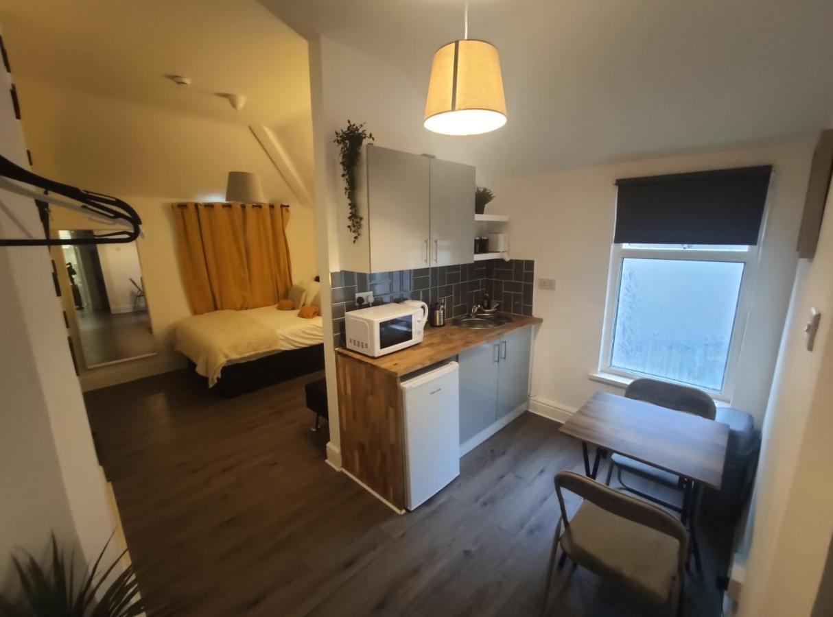 Convenient 1 Bedroom In The Inner-city Apartment