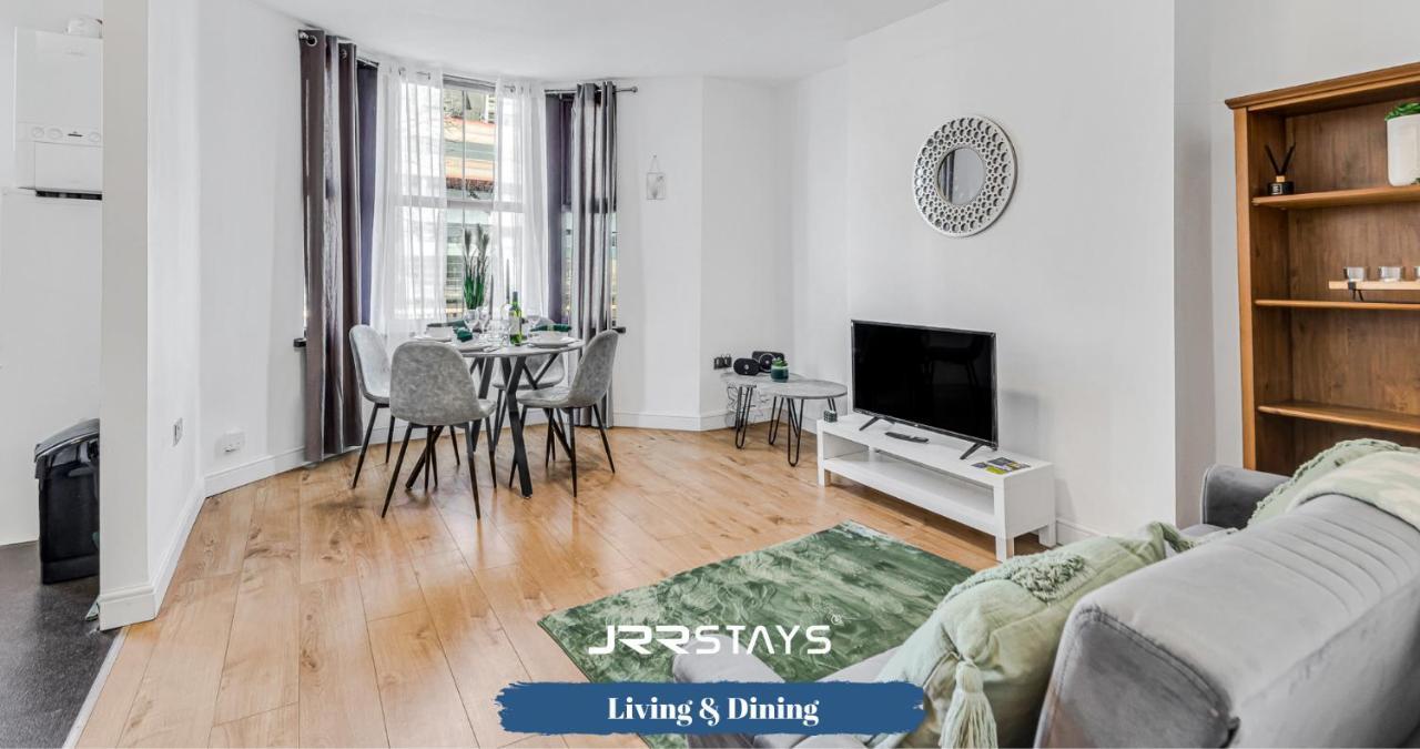 Stylish 2 Bedroom Sleeps 6 Wi-fi - Jrr Apartment Cardiff