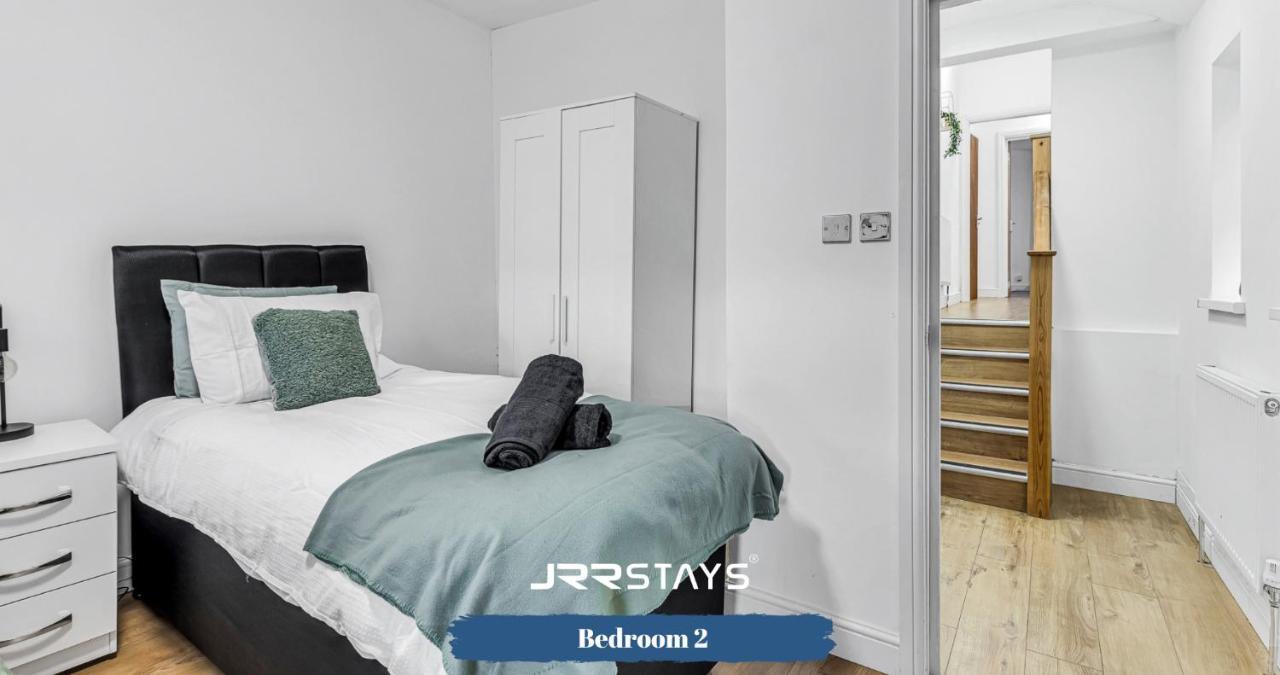 Stylish 2 Bedroom Sleeps 6 Wi-fi - Jrr Cardiff