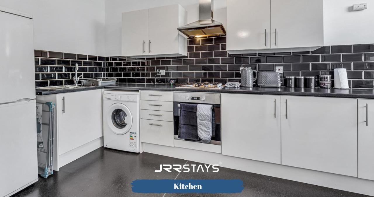 Stylish 2 Bedroom Sleeps 6 Wi-fi - Jrr *
