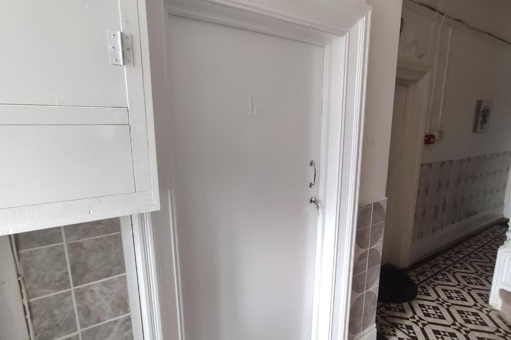 1 Bedroom In A Supurb Area Of * Cardiff