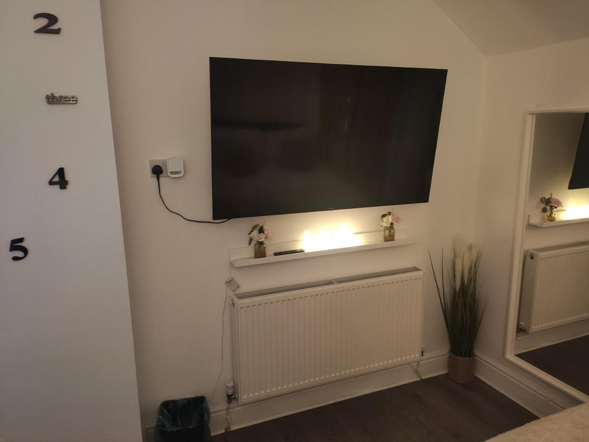 Convenient 1 Bedroom In The Inner-city Apartment Cardiff