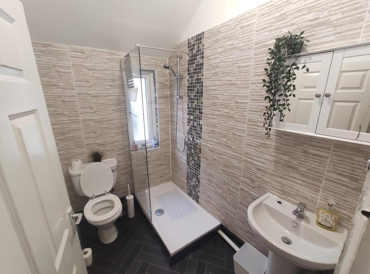Apartment Convenient 1 Bedroom In The Inner-city *