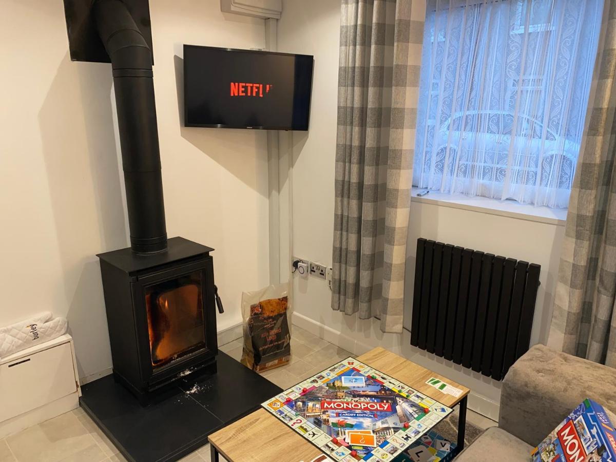 Coach House With Hot Tub & Log Fire