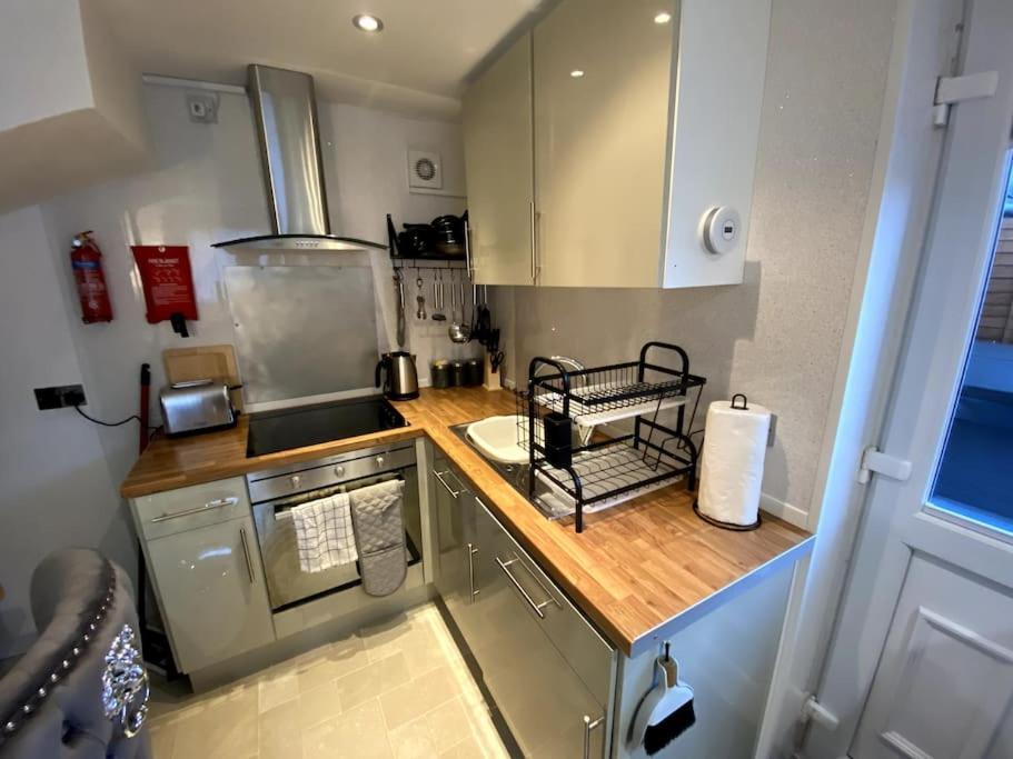 Holiday home Coach House With Hot Tub & Log Fire *