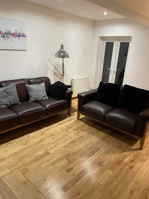 City Center House, Cardiff, Parking Permit And Garden