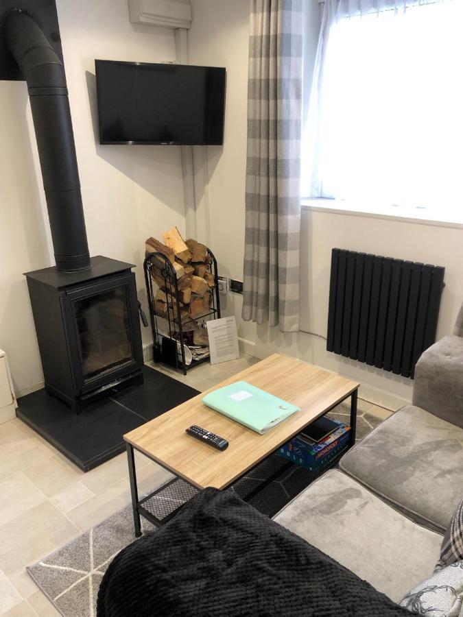 Coach House With Hot Tub & Log Fire