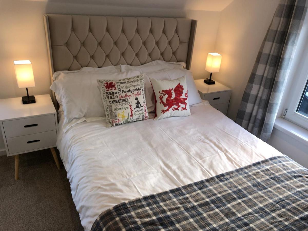 Coach House With Hot Tub & Log Fire * Cardiff