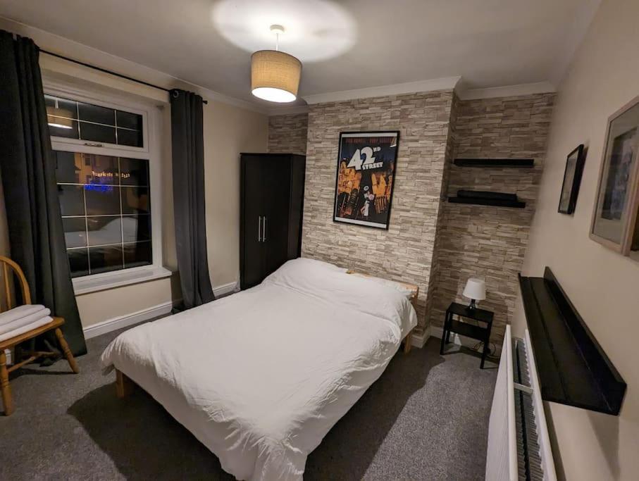 Penarth Town Terrace, Close To Cafes, Beaches, Holiday home Cardiff
