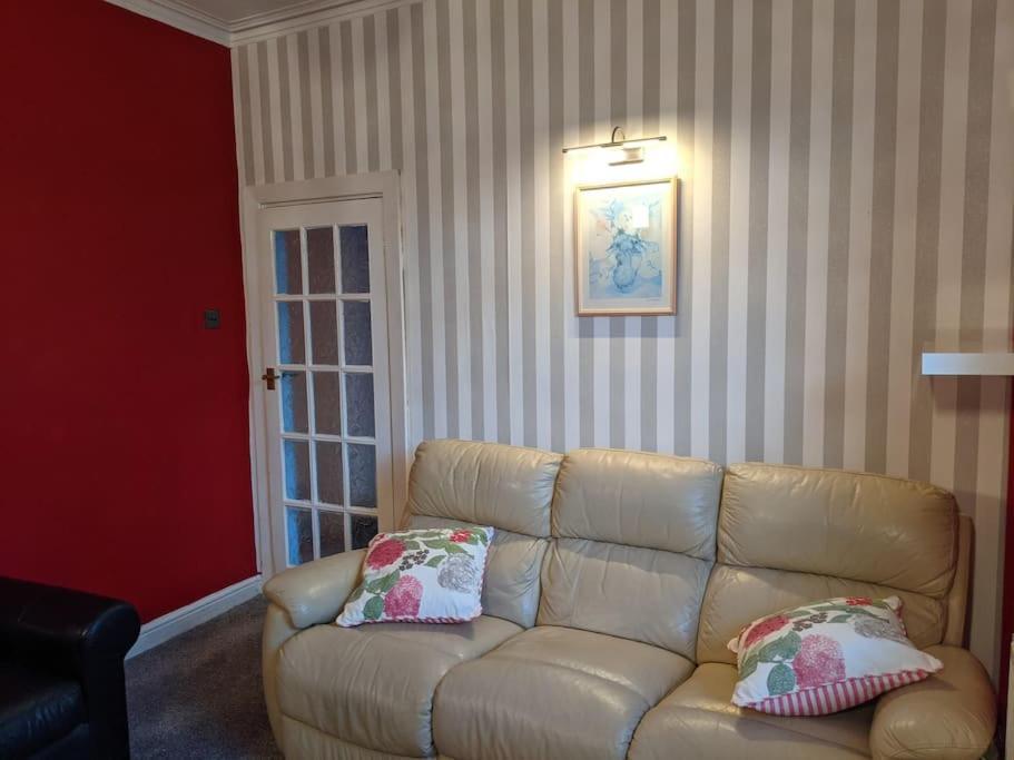 Penarth Town Terrace, Close To Cafes, Beaches, Holiday home Cardiff