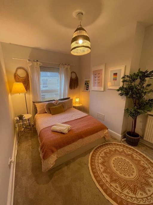 Gorgeous Within Centre * Cardiff