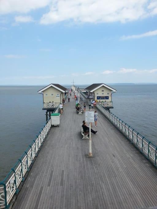 Penarth Town Terrace, Close To Cafes, Beaches,