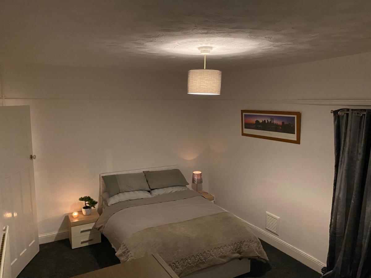 Apartment Spacious 2 Bed Apartment, Close To Village Shops