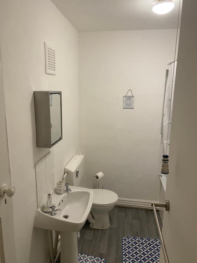Apartment Spacious 2 Bed Apartment, Close To Village Shops Cardiff