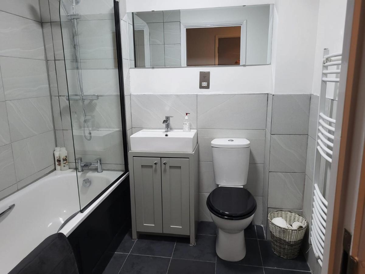 Luxury 2 Bedroom, And 2 Bathroom