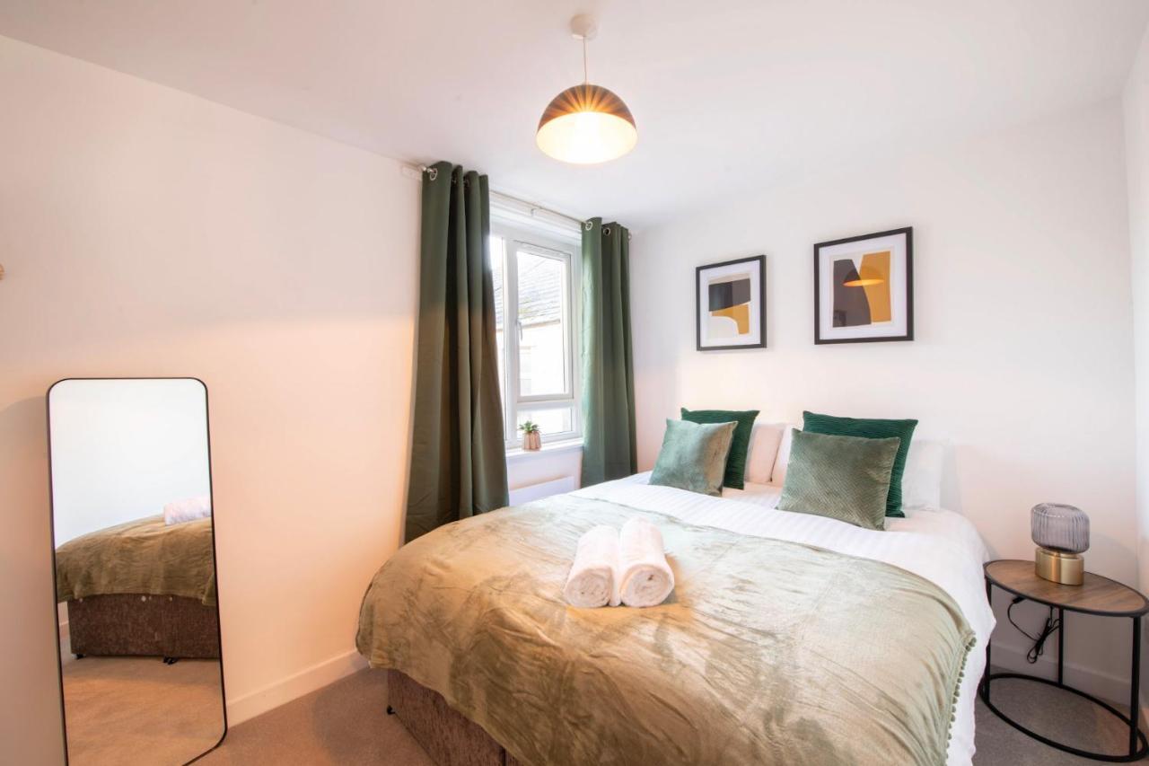 Connaught House - City Centre - Free Parking & Wi-fi *