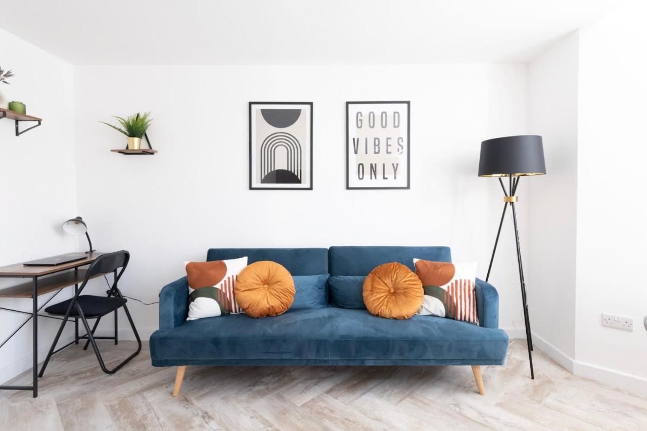 Apartment Connaught House - City Centre - Free Parking & Wi-fi