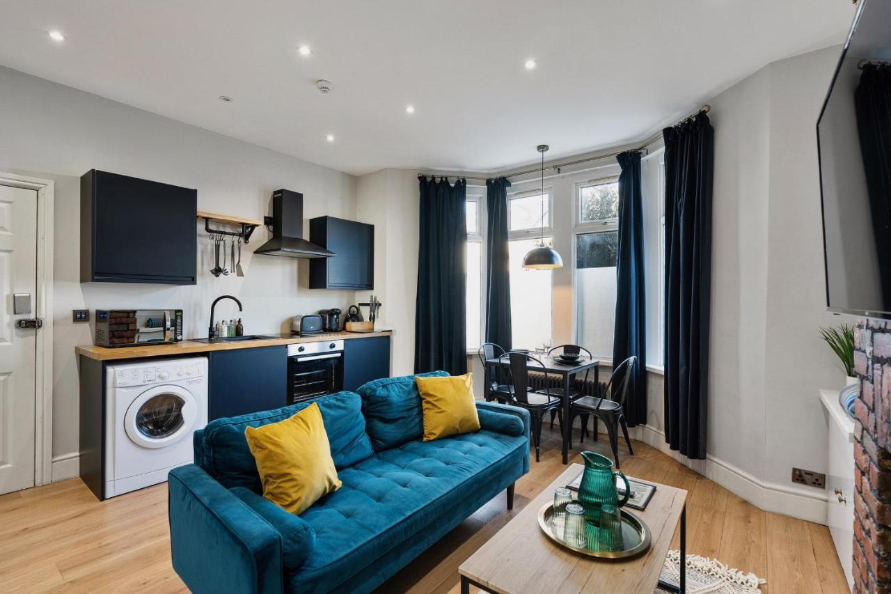 Apartment Stylish Modern Near The Centre With Nearby Off-road Parking Cardiff