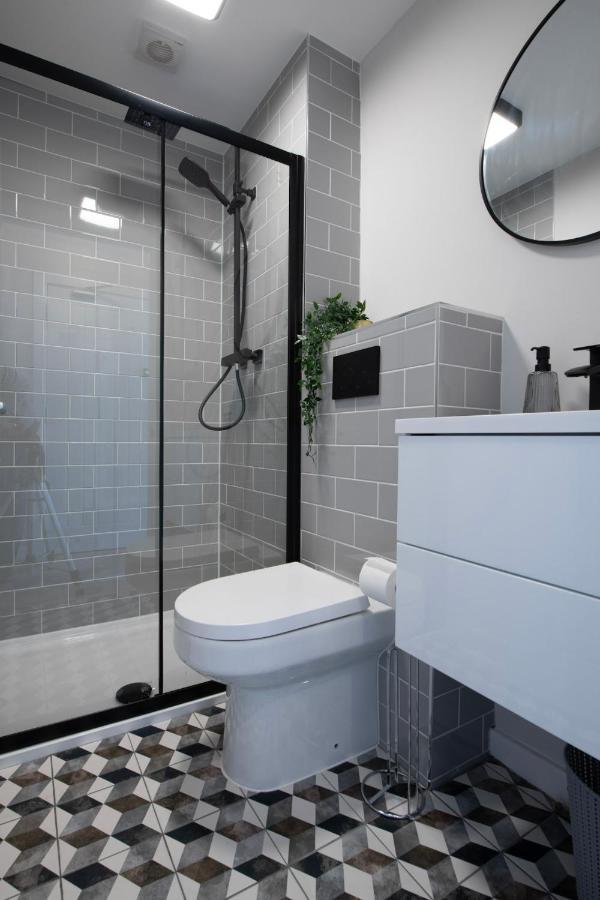 Apartment Connaught House - City Centre - Free Parking & Wi-fi *