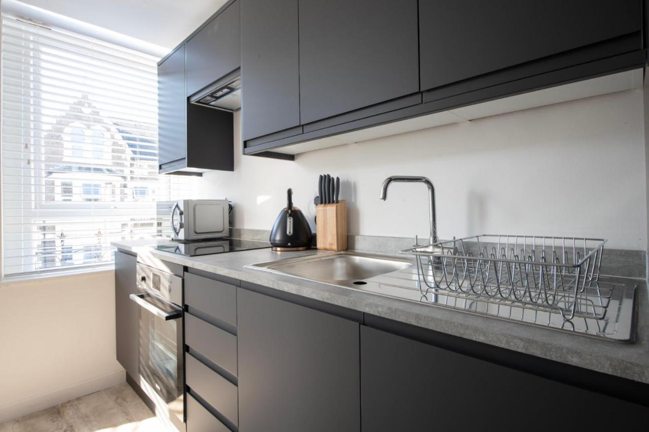 Apartment Connaught House - City Centre - Free Parking & Wi-fi *