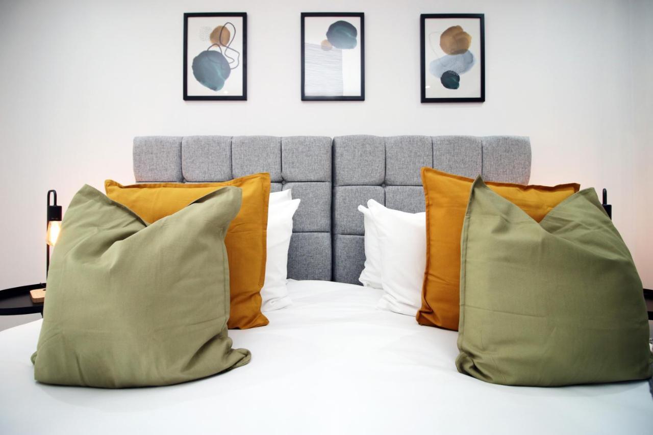 No 1 Under The Clock By Ssw - 1br, Right In The Centre, Sleeps 4 Cardiff