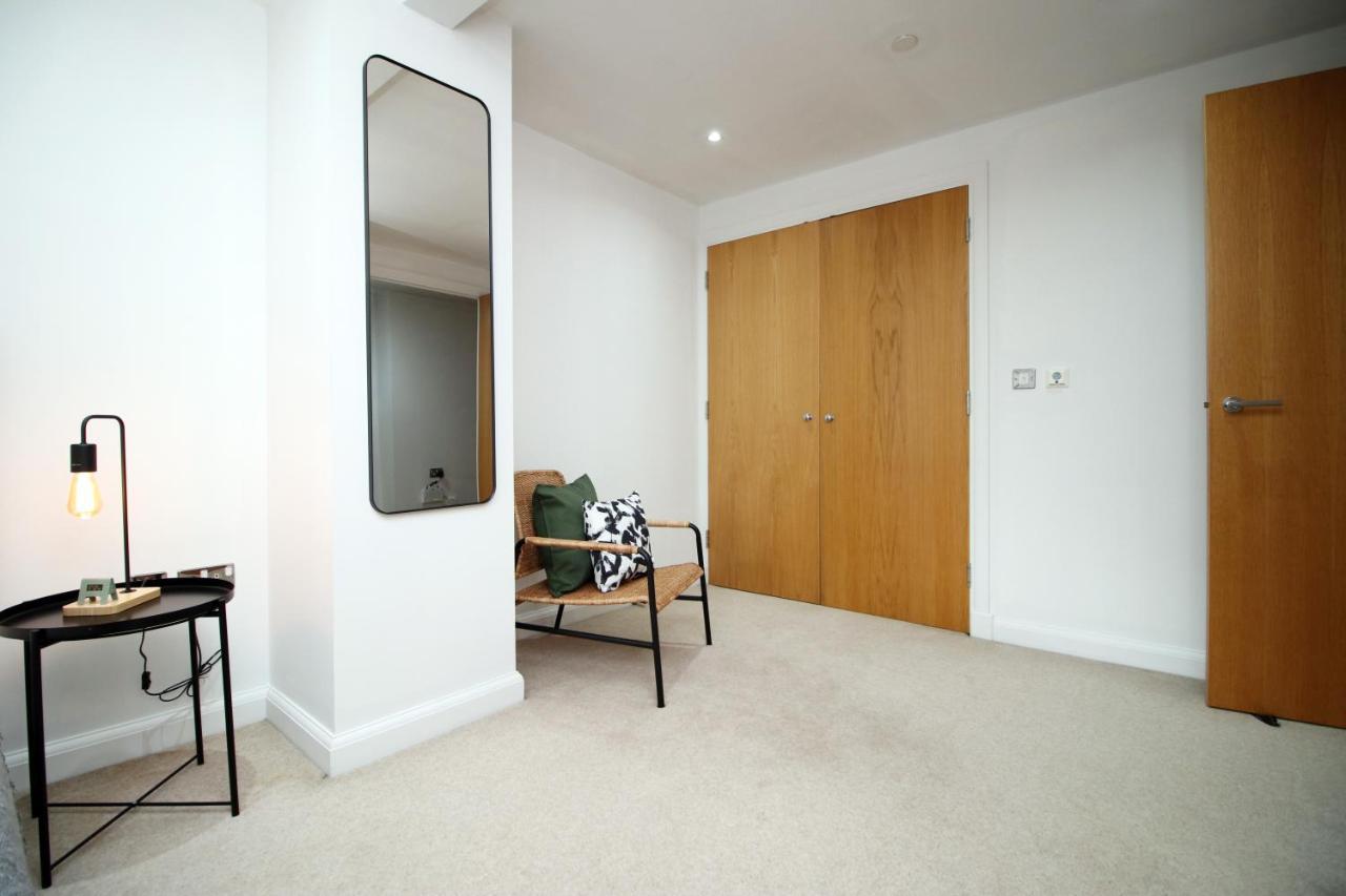 No 1 Under The Clock By Ssw - 1br, Right In The Centre, Sleeps 4 Apartment *
