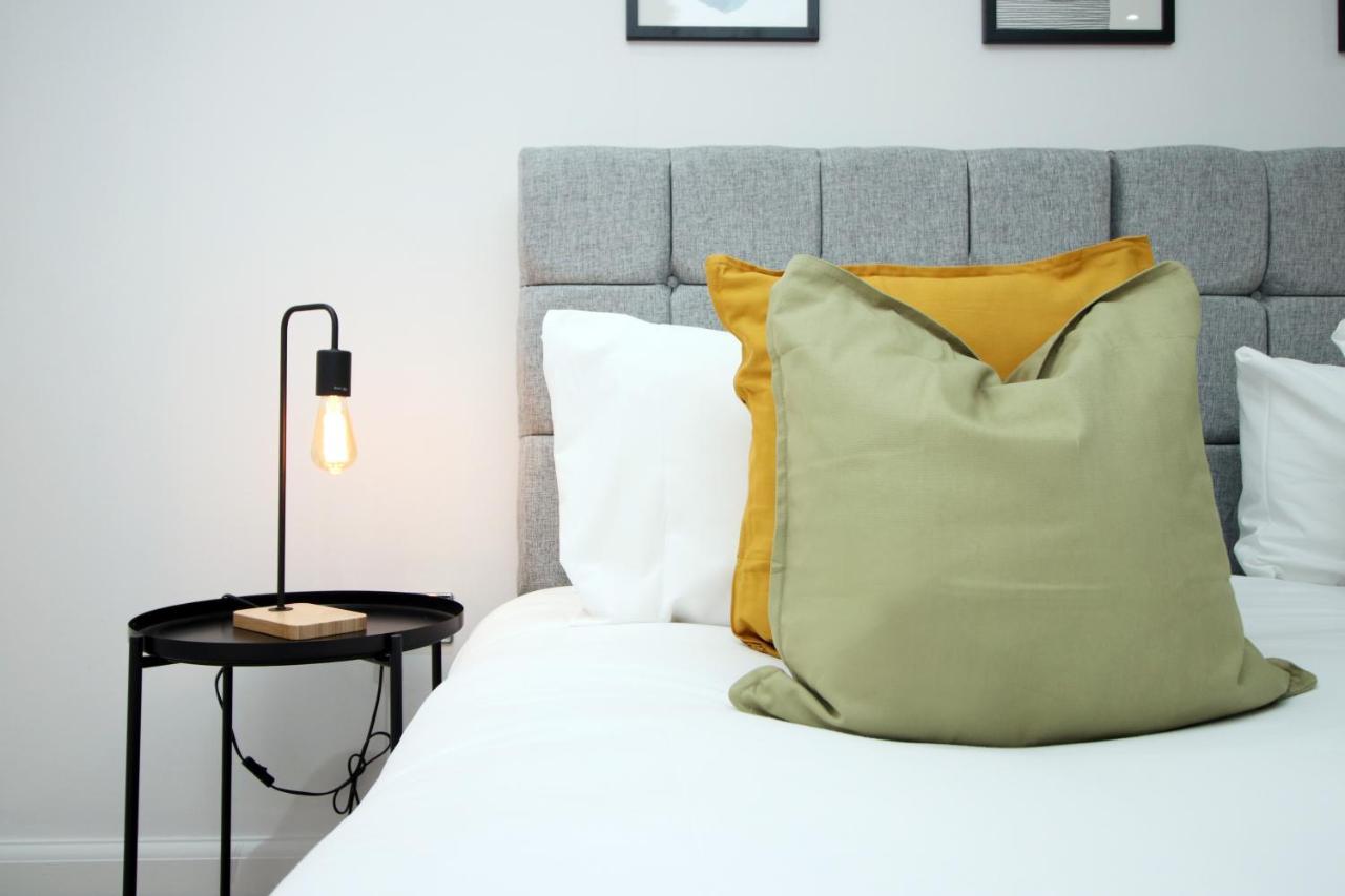 No 1 Under The Clock By Ssw - 1br, Right In The Centre, Sleeps 4