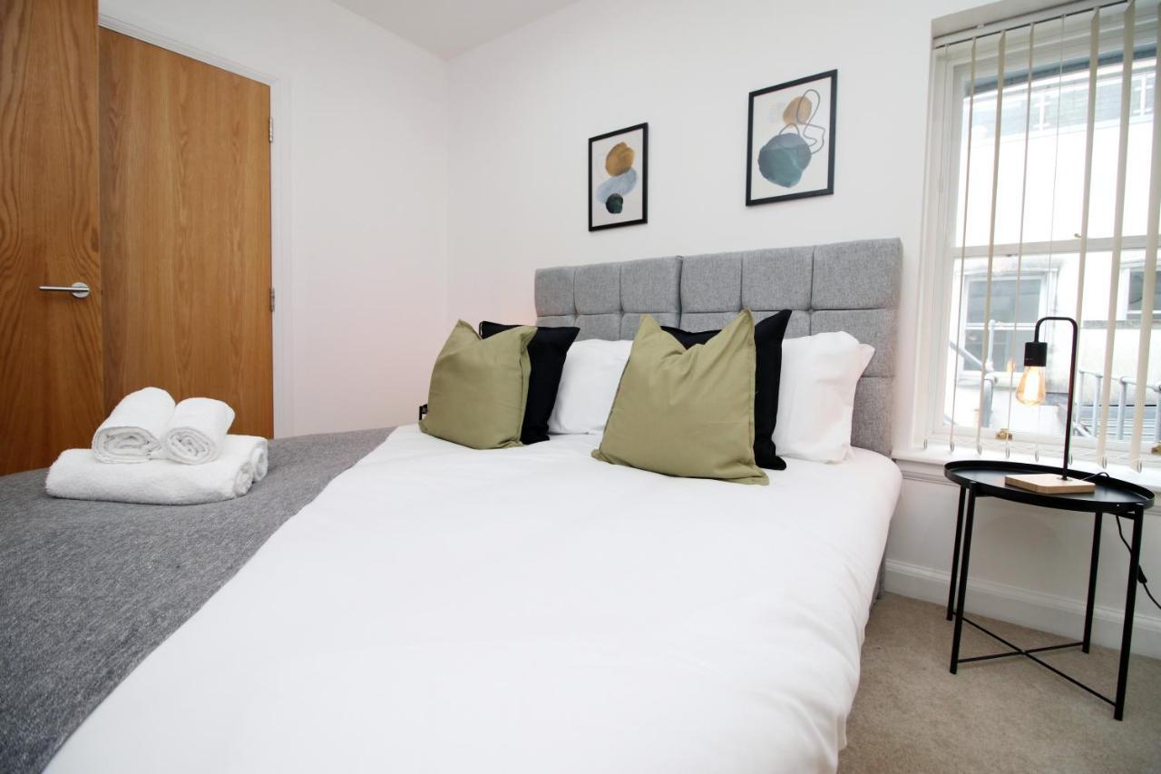 No 2 Under The Clock By Ssw - 2br, Right In The Centre, Sleeps 6 Apartment Cardiff