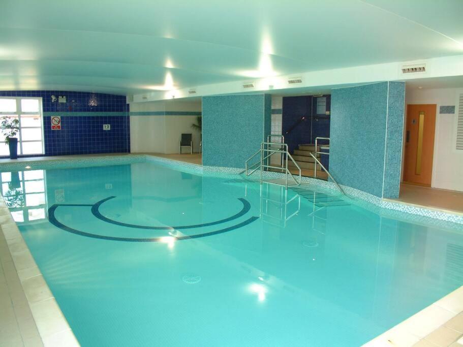 Spacious 2 Bed Perfect For Centre & Bay, Pool, Gym