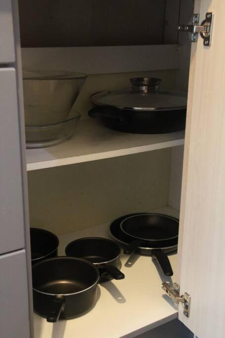 Holiday home 3 Bedroom Flat 10 Mins Walk To Bay And Center Free Parking