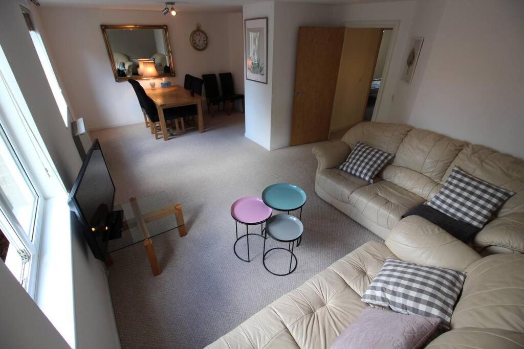 3 Bedroom Flat 10 Mins Walk To Bay And Center Free Parking * Cardiff