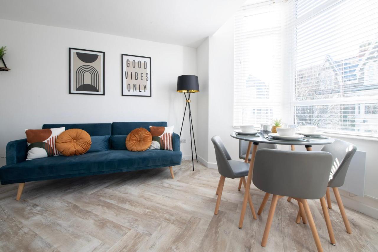 Apartment Connaught House - City Centre - Free Parking & Wi-fi