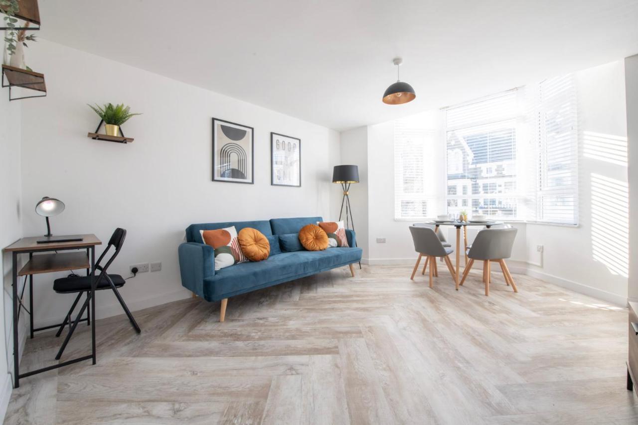 Apartment Connaught House - City Centre - Free Parking & Wi-fi
