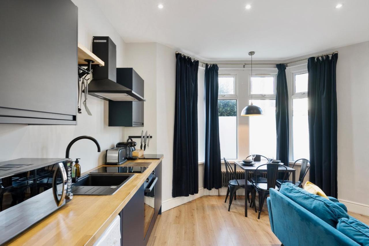 Stylish Modern Near The Centre With Nearby Off-road Parking * Cardiff