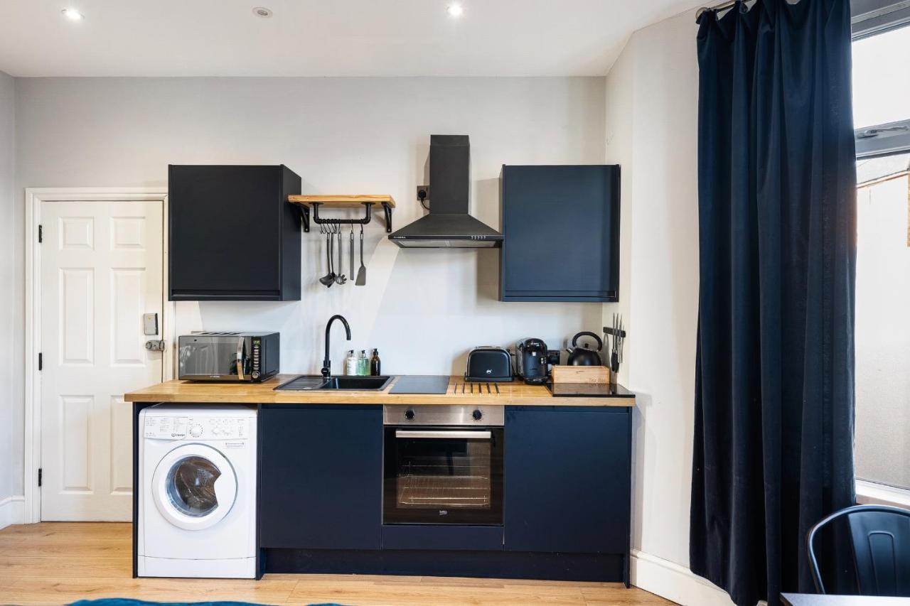 Apartment Stylish Modern Near The Centre With Nearby Off-road Parking Cardiff