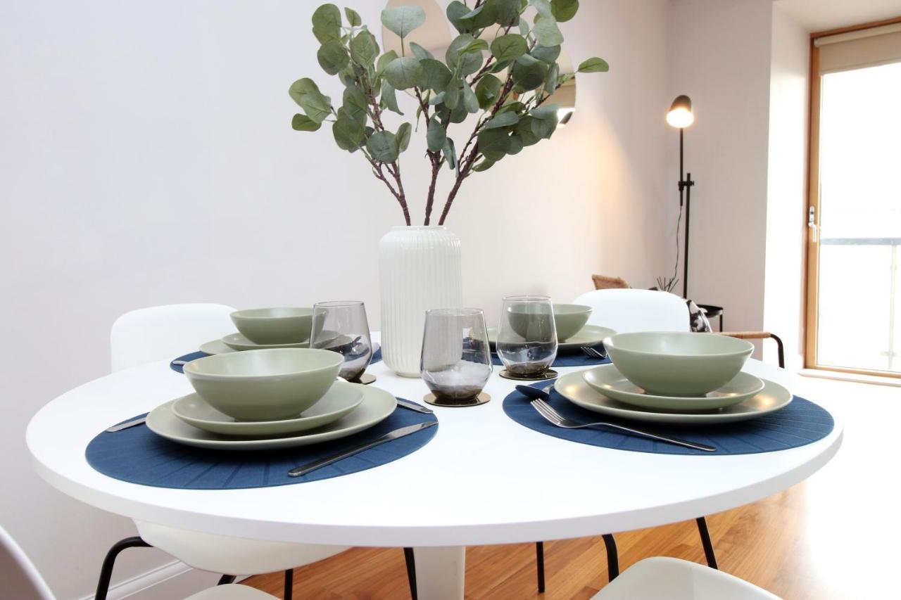 No 1 Under The Clock By Ssw - 1br, Right In The Centre, Sleeps 4 Apartment *
