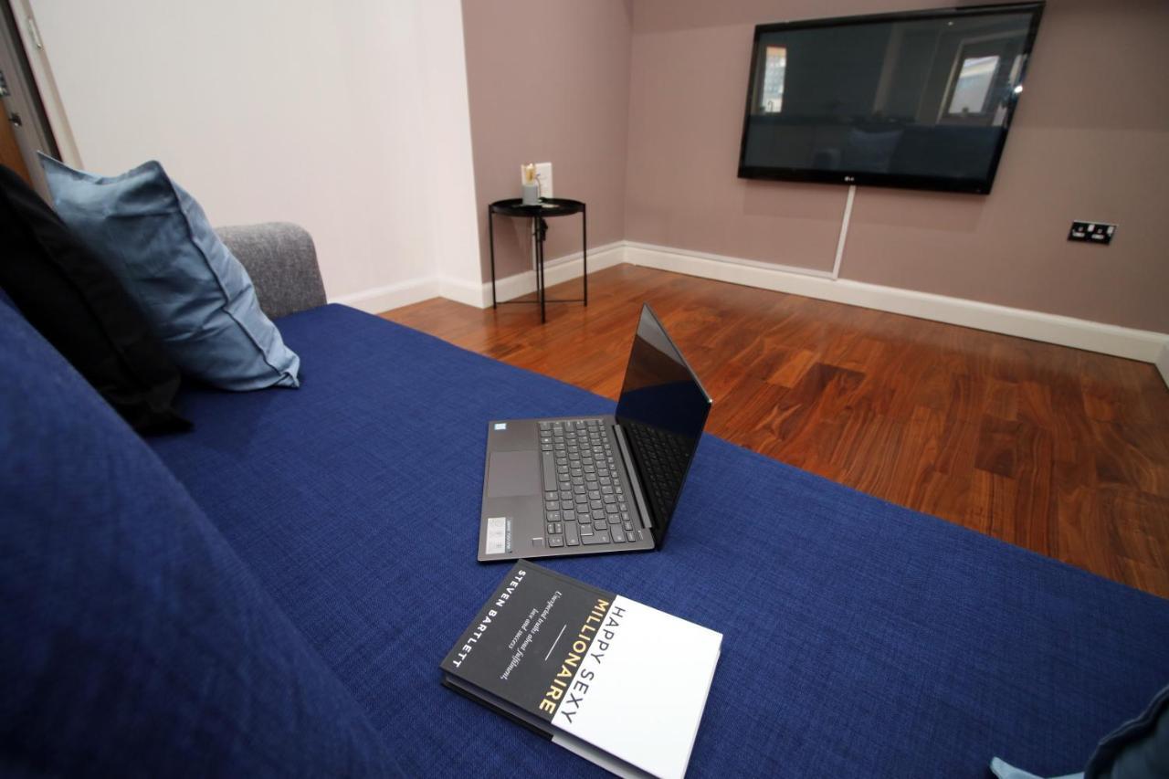 Apartment No 1 Under The Clock By Ssw - 1br, Right In The Centre, Sleeps 4