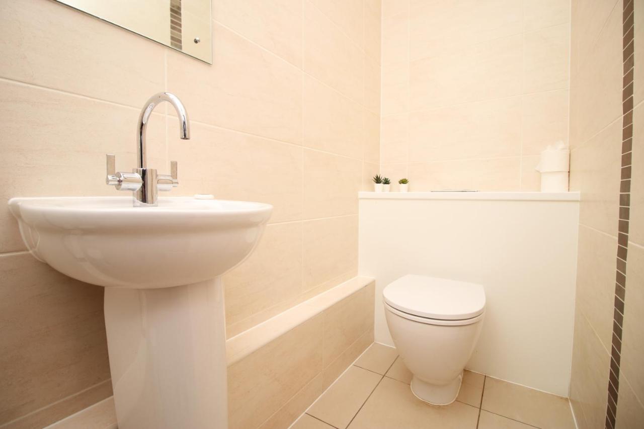 No 2 Under The Clock By Ssw - 2br, Right In The Centre, Sleeps 6 Apartment Cardiff