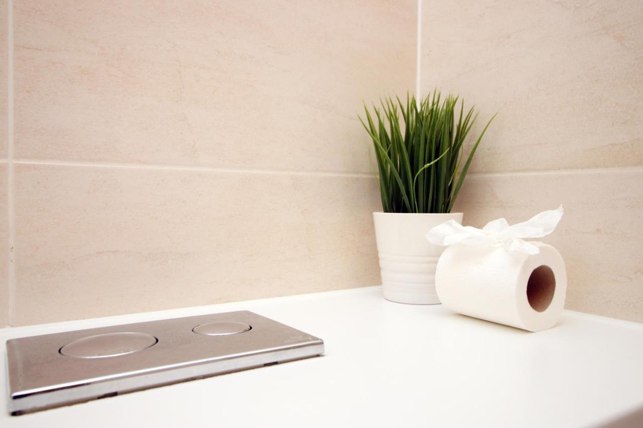 No 2 Under The Clock By Ssw - 2br, Right In The Centre, Sleeps 6 Cardiff