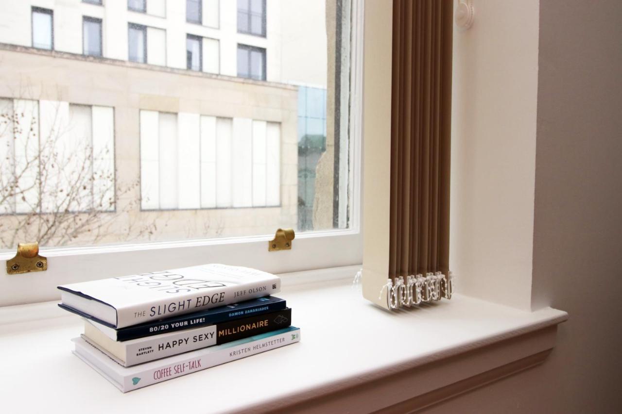 Apartment No 2 Under The Clock By Ssw - 2br, Right In The Centre, Sleeps 6