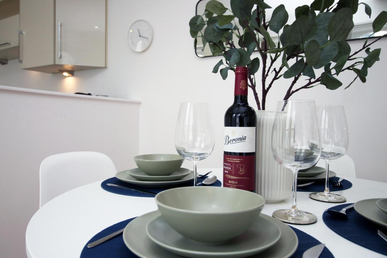 No 2 Under The Clock By Ssw - 2br, Right In The Centre, Sleeps 6