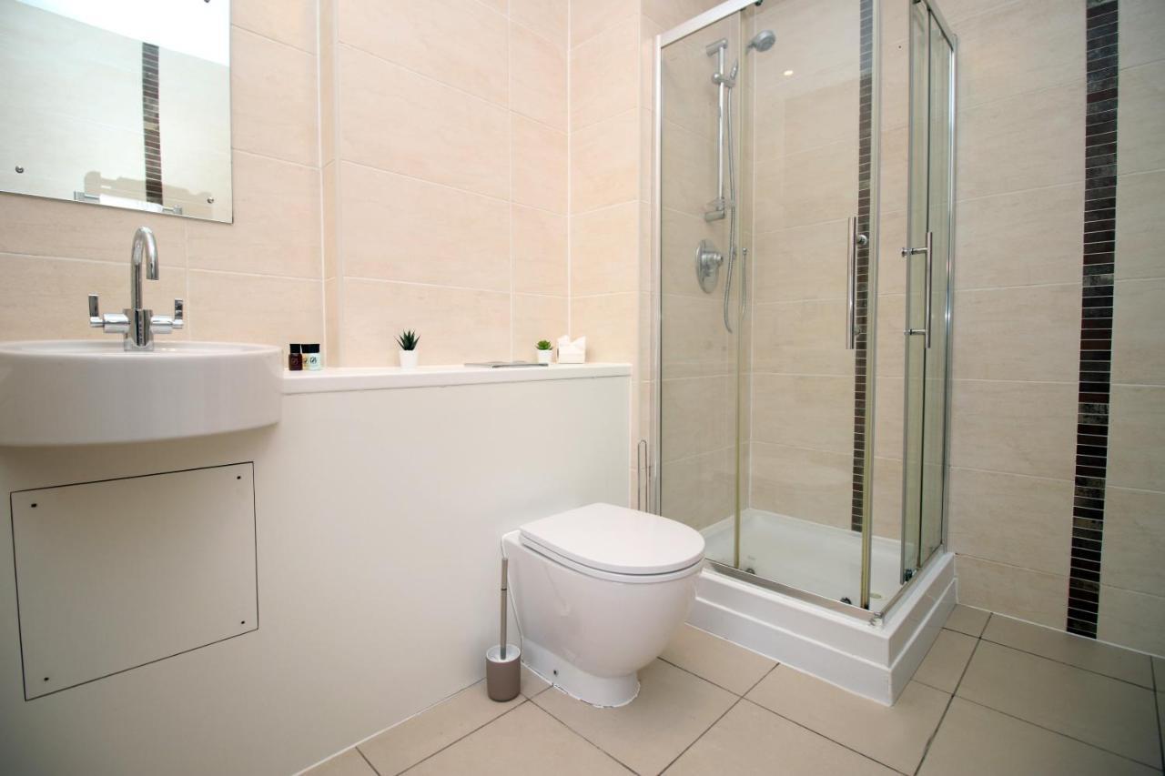 No 2 Under The Clock By Ssw - 2br, Right In The Centre, Sleeps 6 *