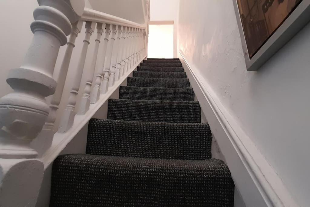 Spacious 4 Bedroom, Free Netflix, Central Location Apartment *