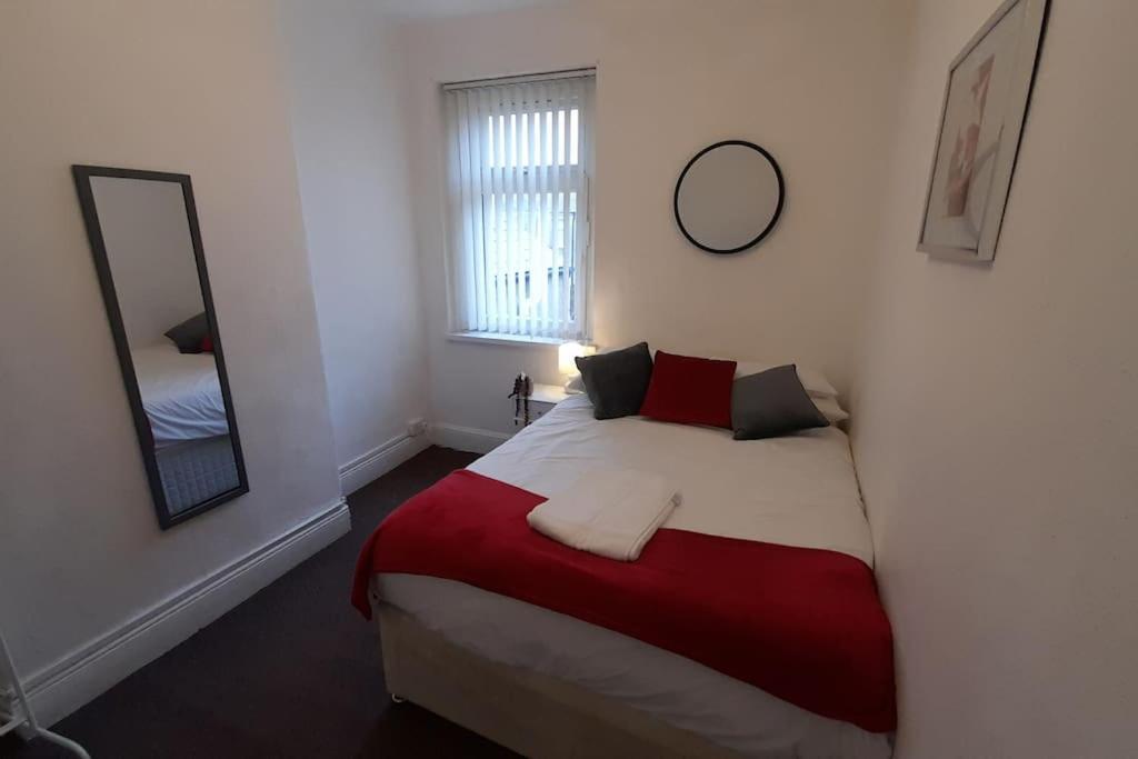 Apartment Spacious 4 Bedroom, Free Netflix, Central Location Cardiff