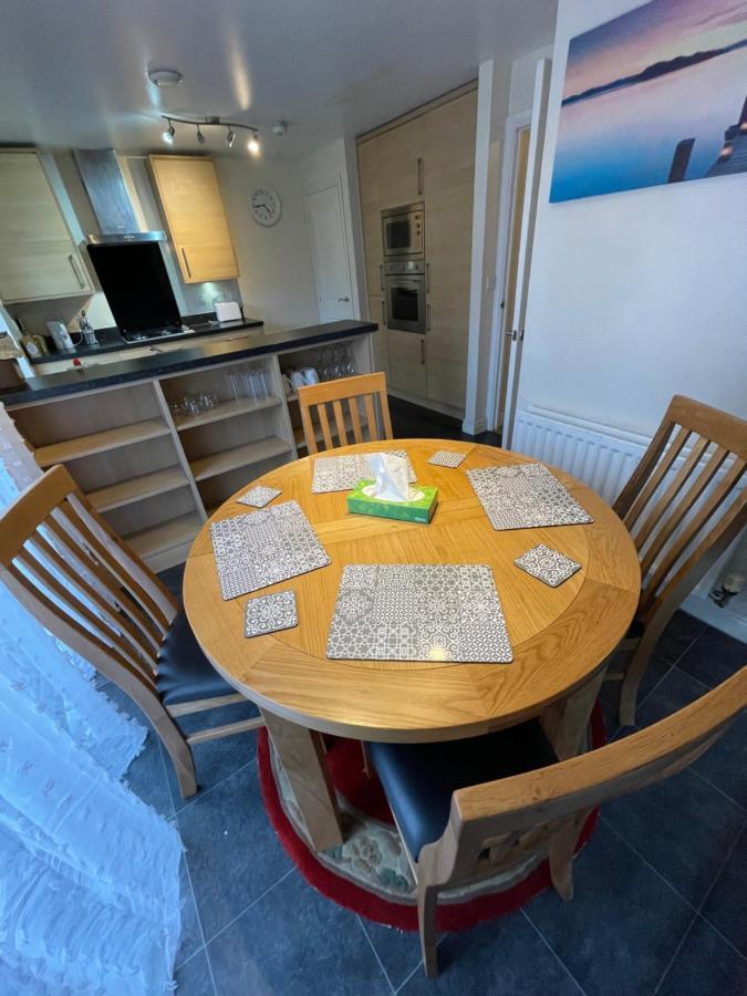 Holiday home In Cardiff. Sleeps 6 *